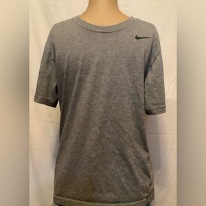 Nike Boy's Large Dri-FIT Lightweight Gray Short Sleeve Tee